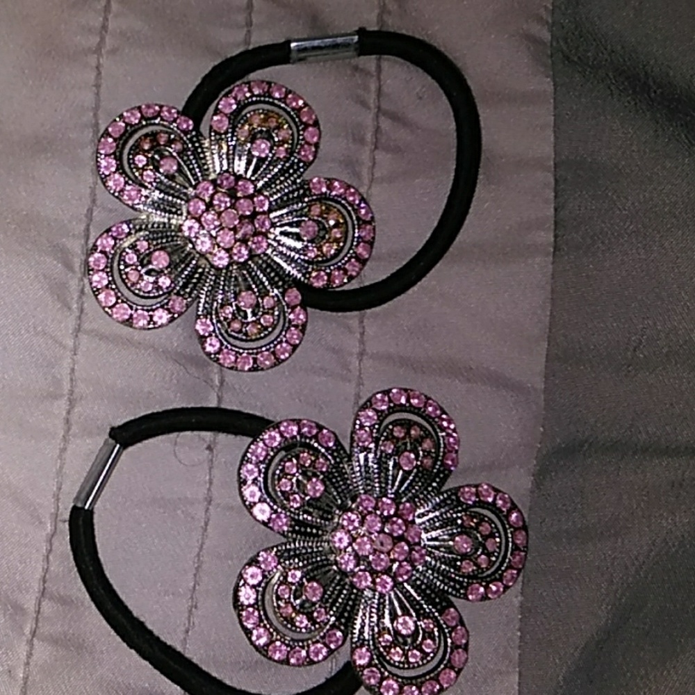 Hair tie